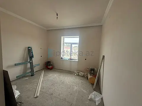 Satılır 7 otaqlı həyət evi 200 m²