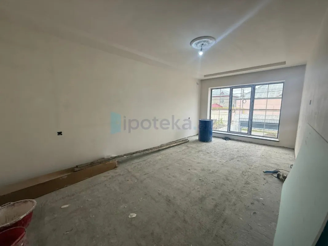 Satılır 7 otaqlı həyət evi 200 m²