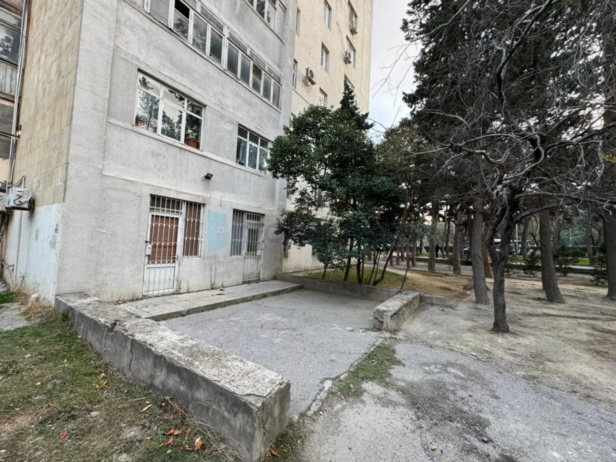 Satılır 3 otaqlı köhnə tikili 80 m²