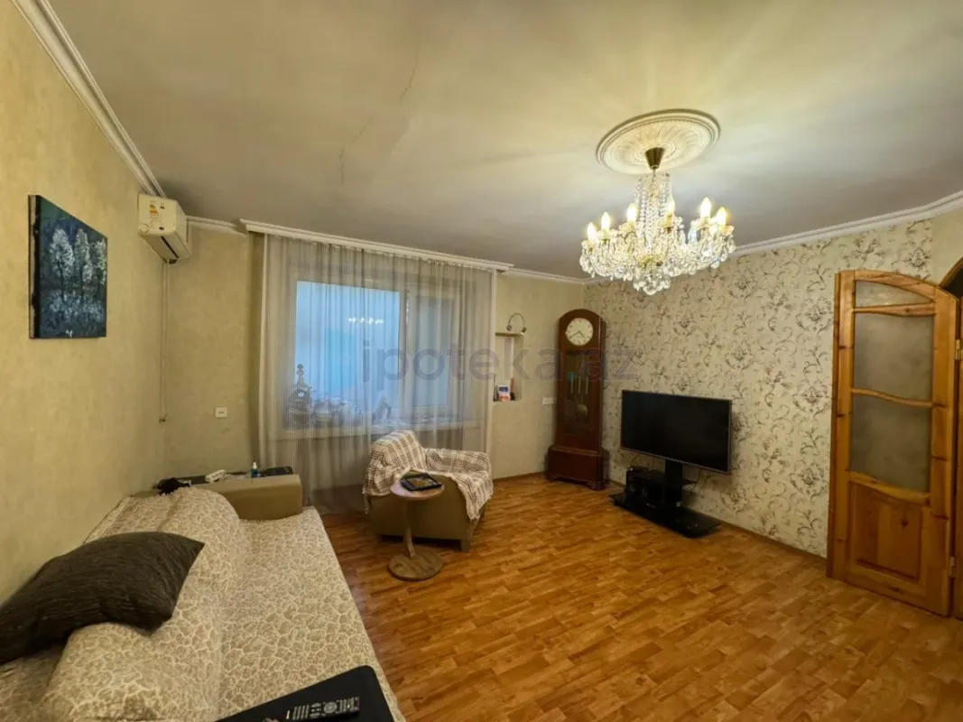 Satılır 3 otaqlı köhnə tikili 80 m²