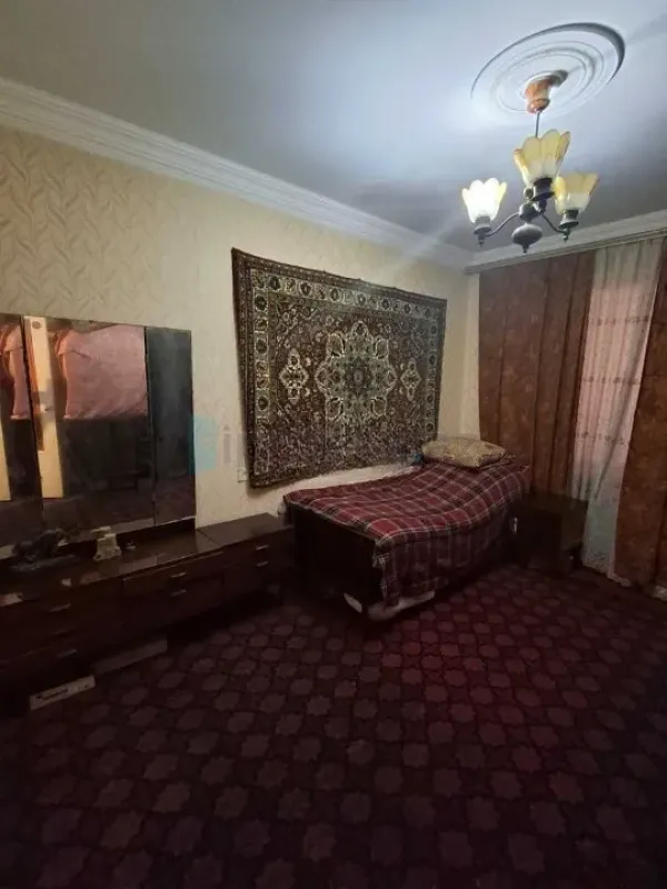 Satılır 3 otaqlı köhnə tikili 80 m²