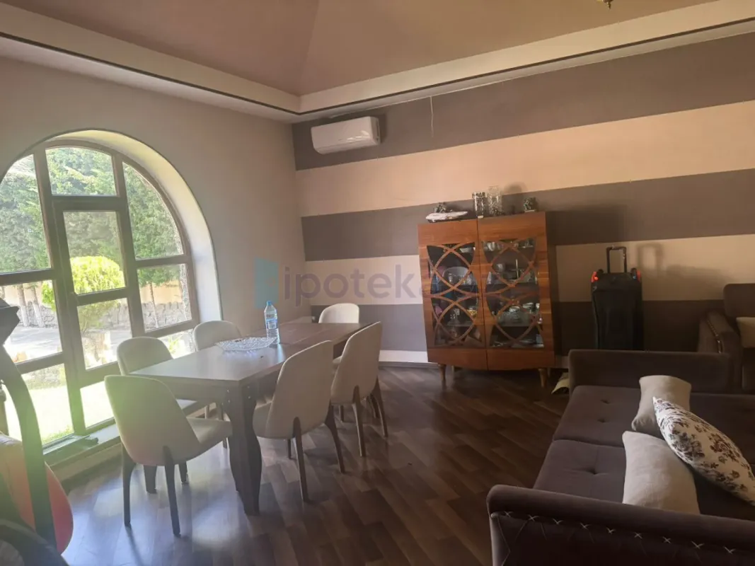 Satılır 5 otaqlı həyət evi 360 m²