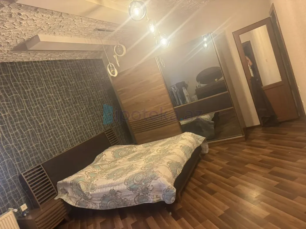 Satılır 5 otaqlı həyət evi 360 m²
