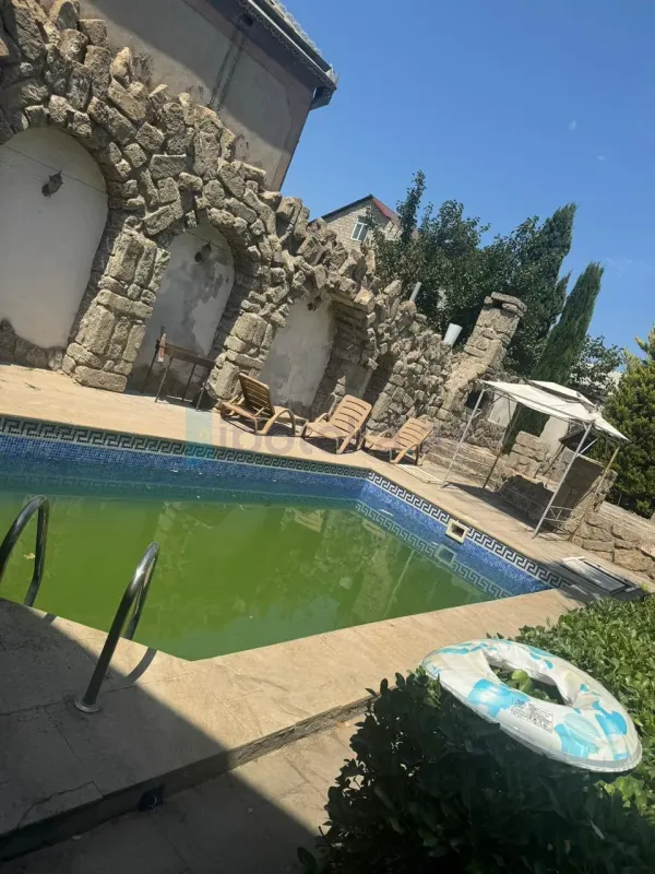 Satılır 5 otaqlı həyət evi 360 m²