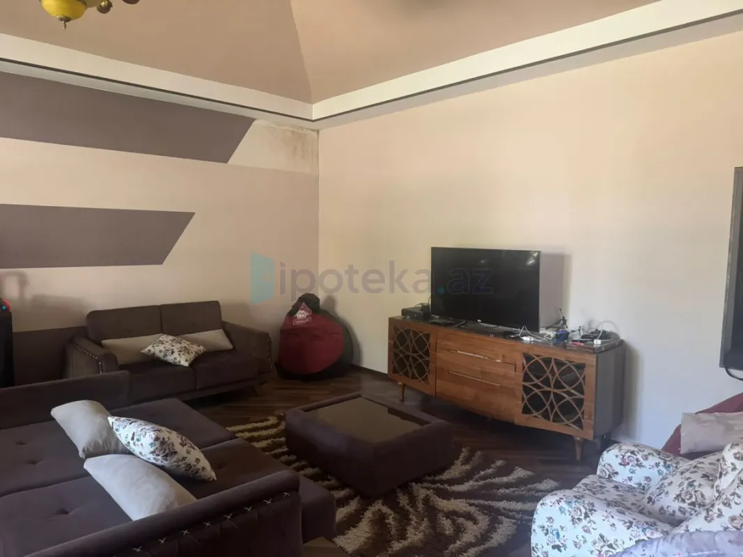 Satılır 5 otaqlı həyət evi 360 m²