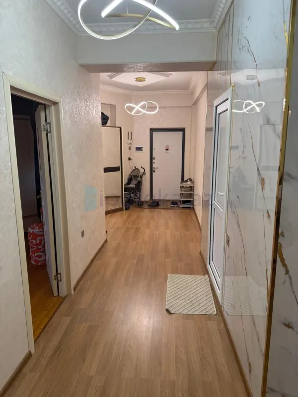 Satılır 3 otaqlı yeni tikili 85 m²