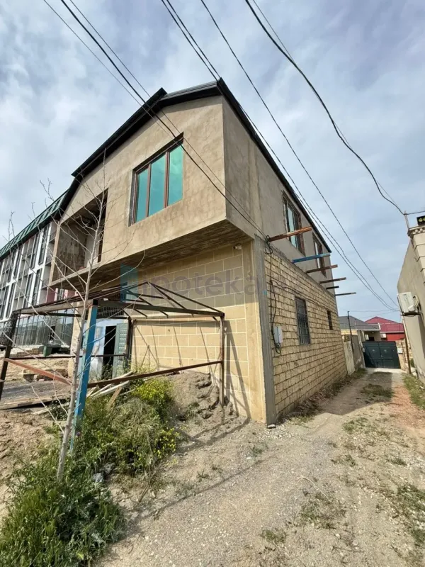 Satılır 4 otaqlı obyekt 210 m²