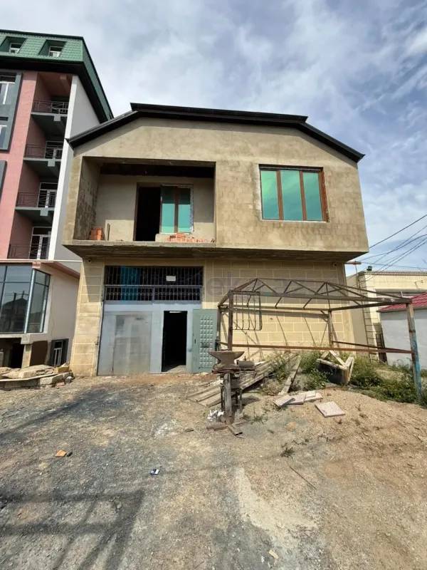 Satılır 4 otaqlı obyekt 210 m²