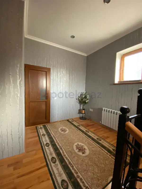 Satılır 4 otaqlı həyət evi 300 m²