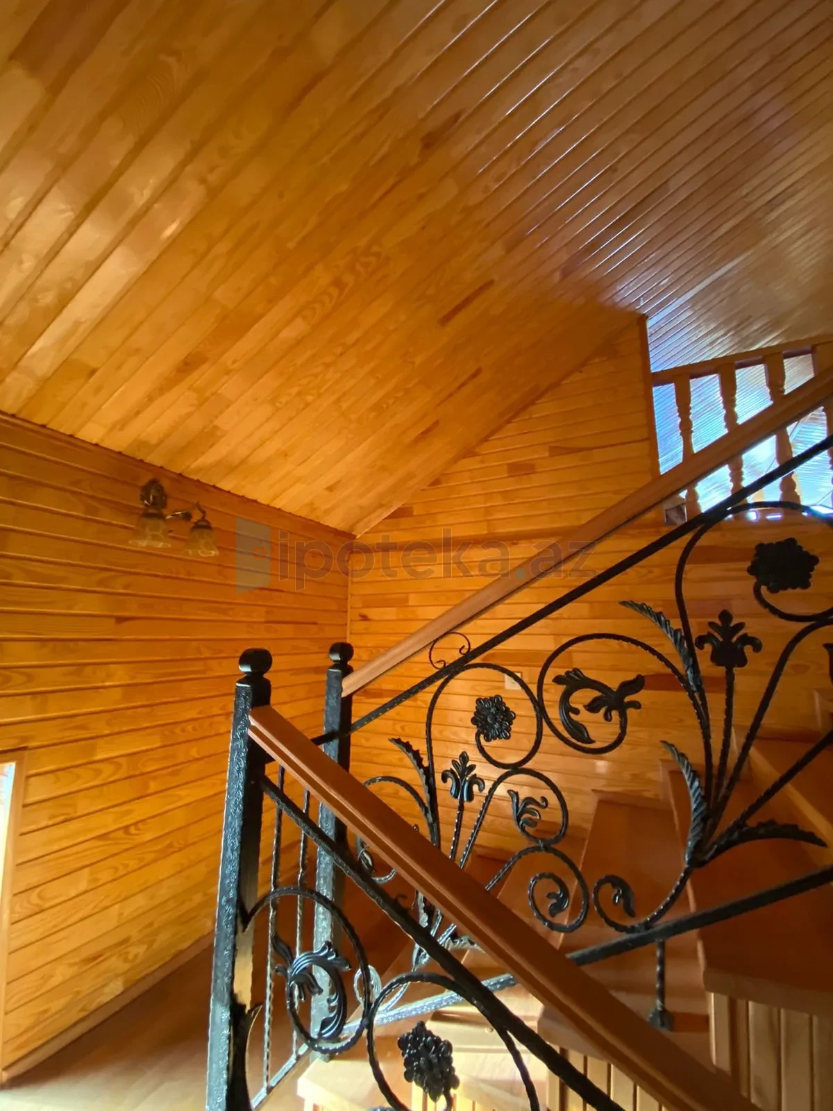 Satılır 4 otaqlı həyət evi 300 m²