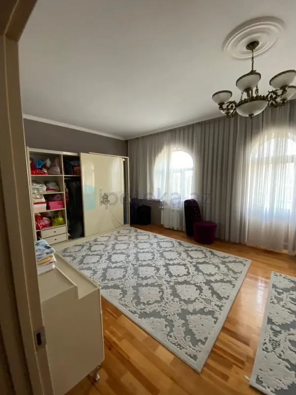 Satılır 4 otaqlı həyət evi 300 m²