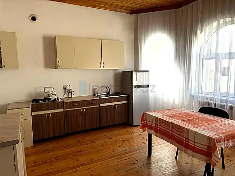 Satılır 6 otaqlı həyət evi 200 m²