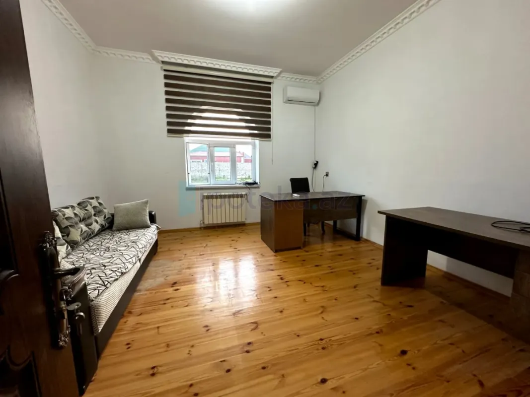 Satılır 6 otaqlı həyət evi 200 m²