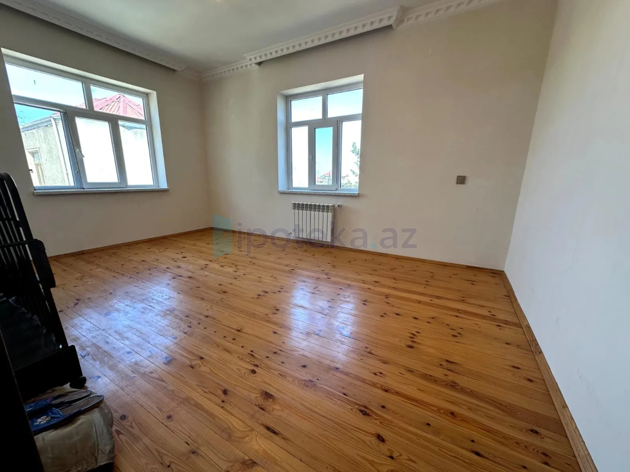 Satılır 6 otaqlı həyət evi 200 m²
