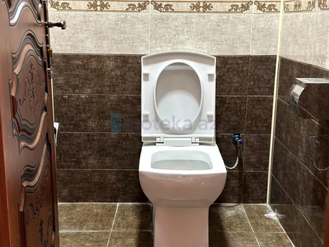 Satılır 6 otaqlı həyət evi 200 m²