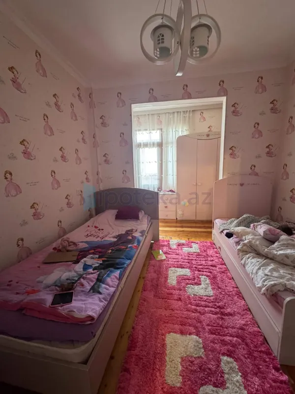 Satılır 4 otaqlı köhnə tikili 80 m²