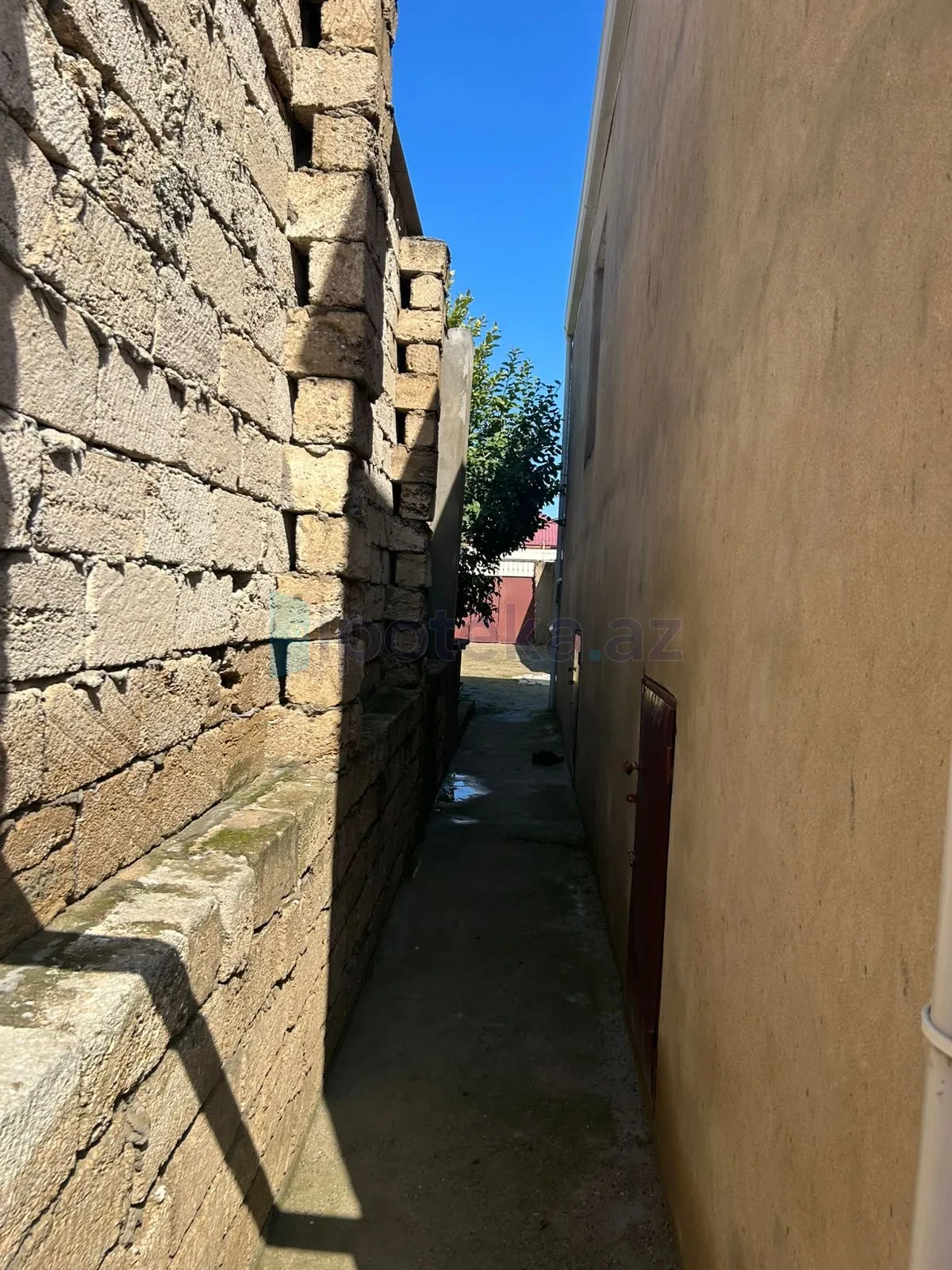 Satılır 9 otaqlı həyət evi 250 m²