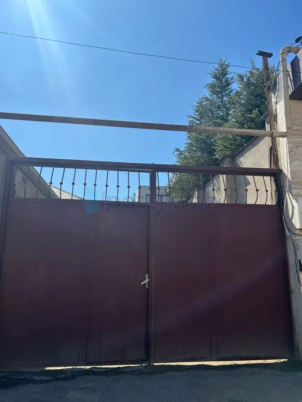 Satılır 9 otaqlı həyət evi 250 m²