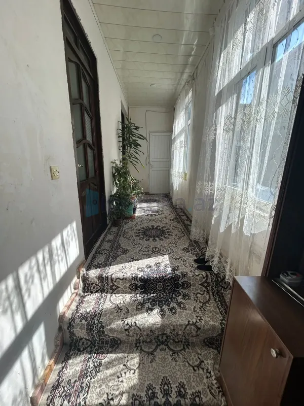 Satılır 9 otaqlı həyət evi 250 m²