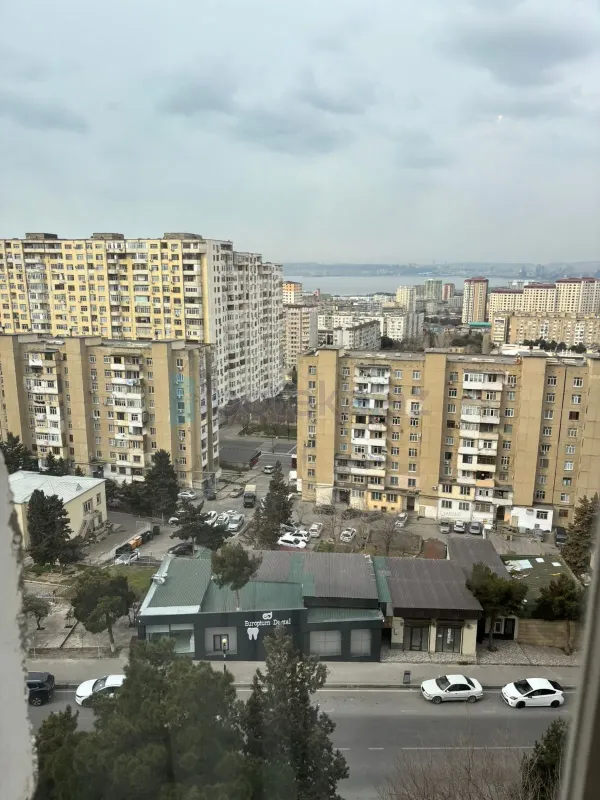 Satılır 3 otaqlı köhnə tikili 80 m²