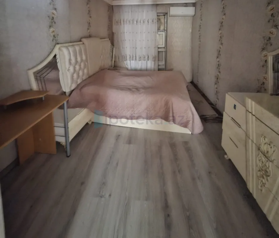 Satılır 4 otaqlı həyət evi 200 m²