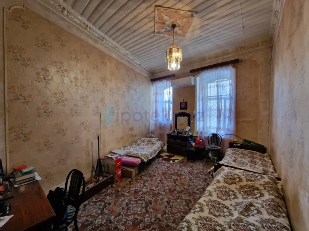 Satılır 3 otaqlı köhnə tikili 75 m²