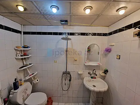 Satılır 3 otaqlı köhnə tikili 75 m²