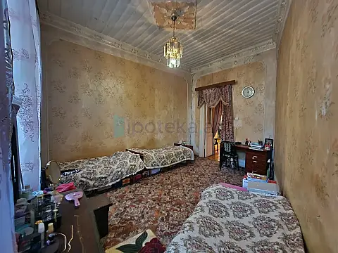 Satılır 3 otaqlı köhnə tikili 75 m²