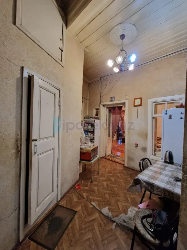 Satılır 3 otaqlı köhnə tikili 75 m²