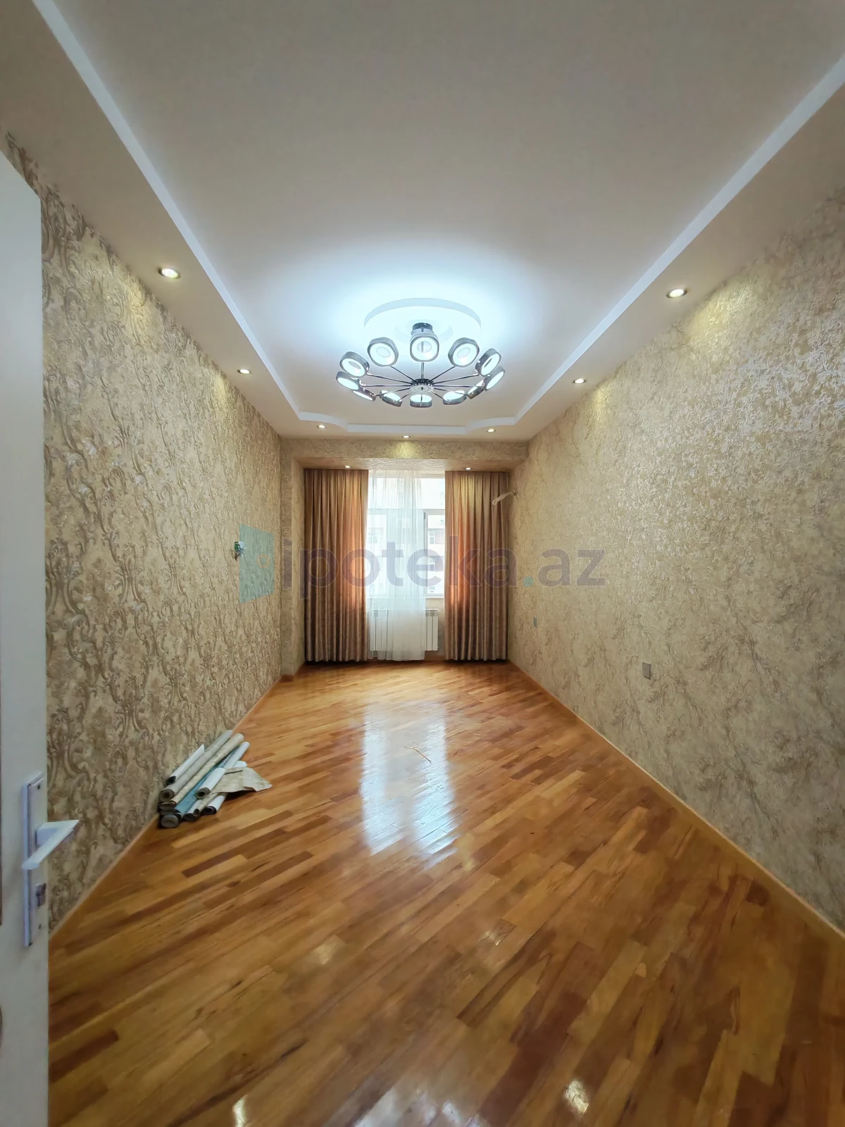 Satılır 3 otaqlı yeni tikili 135 m²