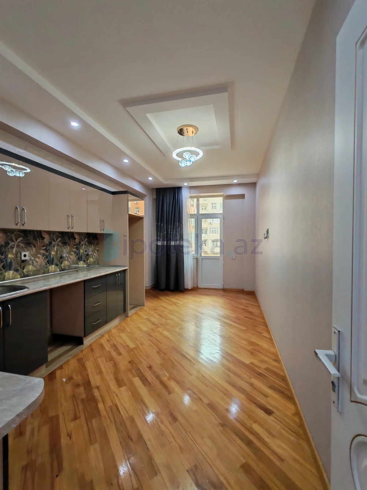 Satılır 3 otaqlı yeni tikili 135 m²