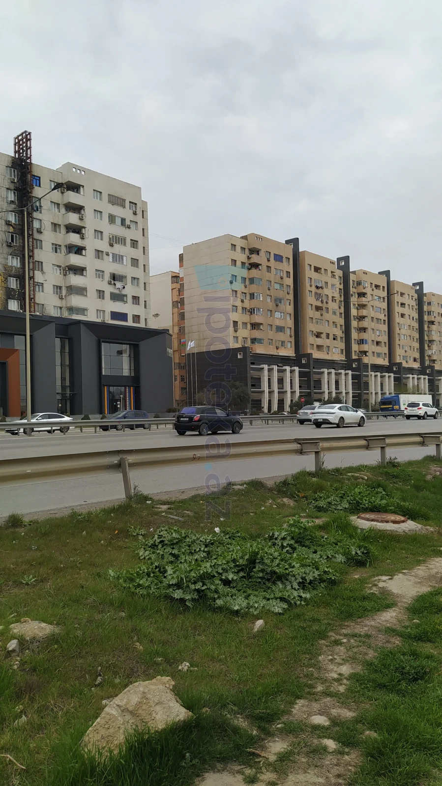 Satılır 3 otaqlı yeni tikili 98 m²