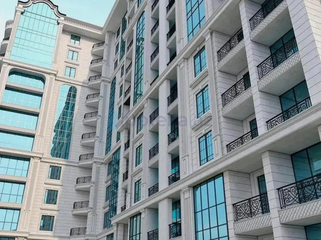 Satılır 4 otaqlı yeni tikili 200 m²