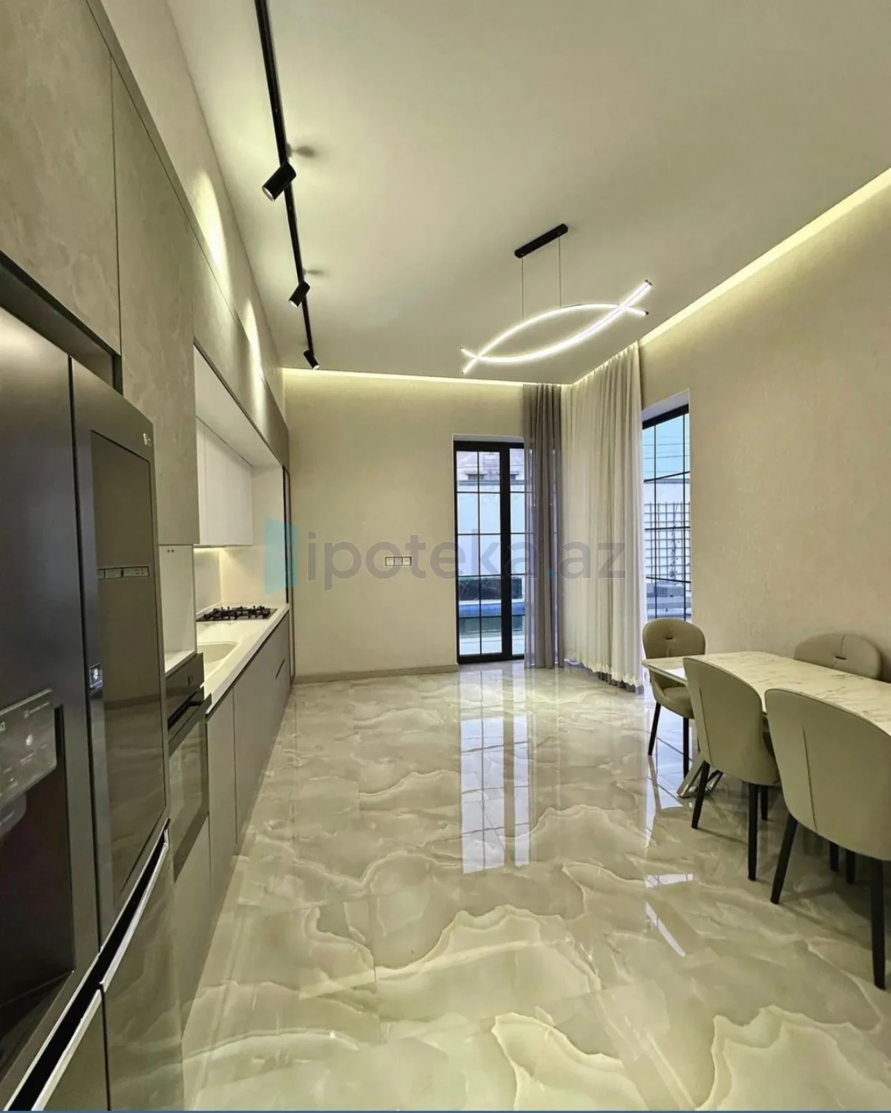 Satılır 5 otaqlı həyət evi 220 m²