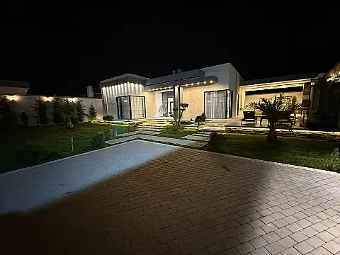Satılır 5 otaqlı həyət evi 220 m²