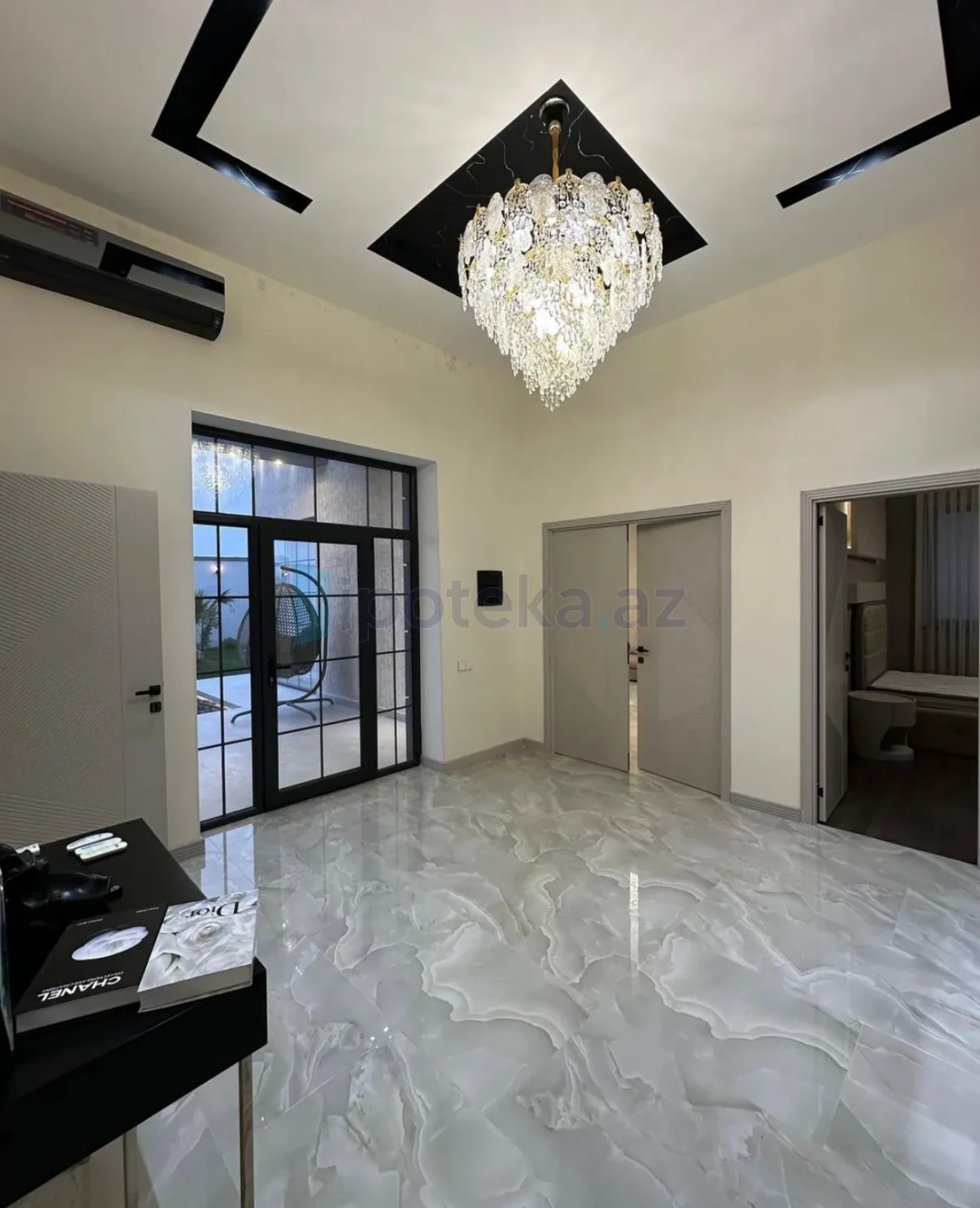 Satılır 5 otaqlı həyət evi 220 m²