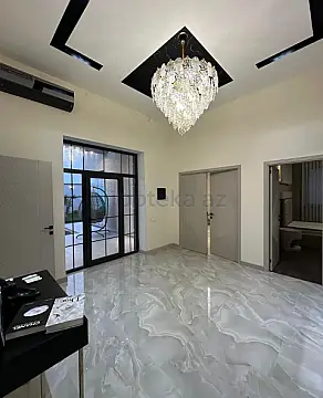 Satılır 5 otaqlı həyət evi 220 m²