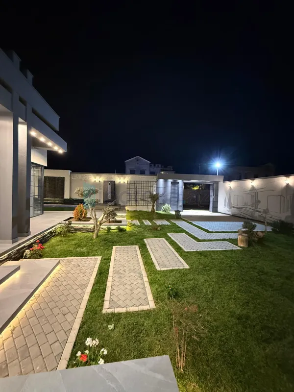 Satılır 5 otaqlı həyət evi 220 m²