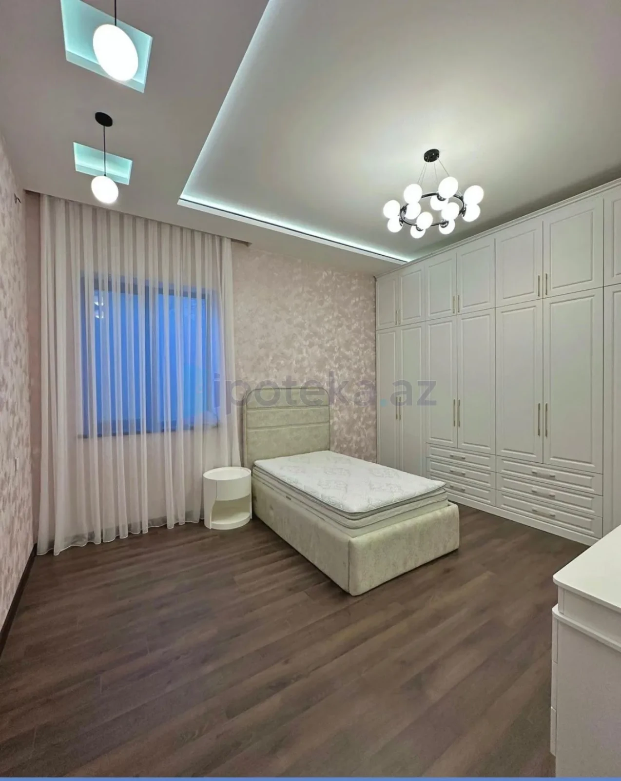Satılır 5 otaqlı həyət evi 220 m²