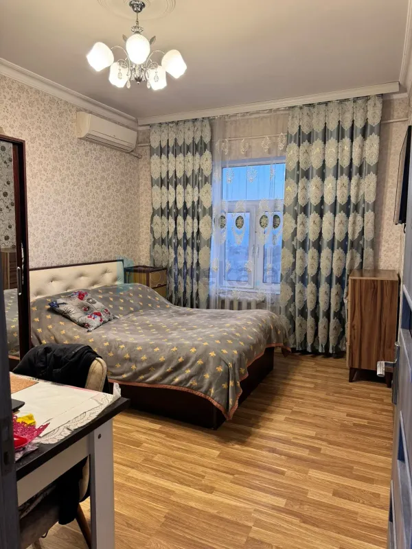 Satılır 2 otaqlı köhnə tikili 65 m²