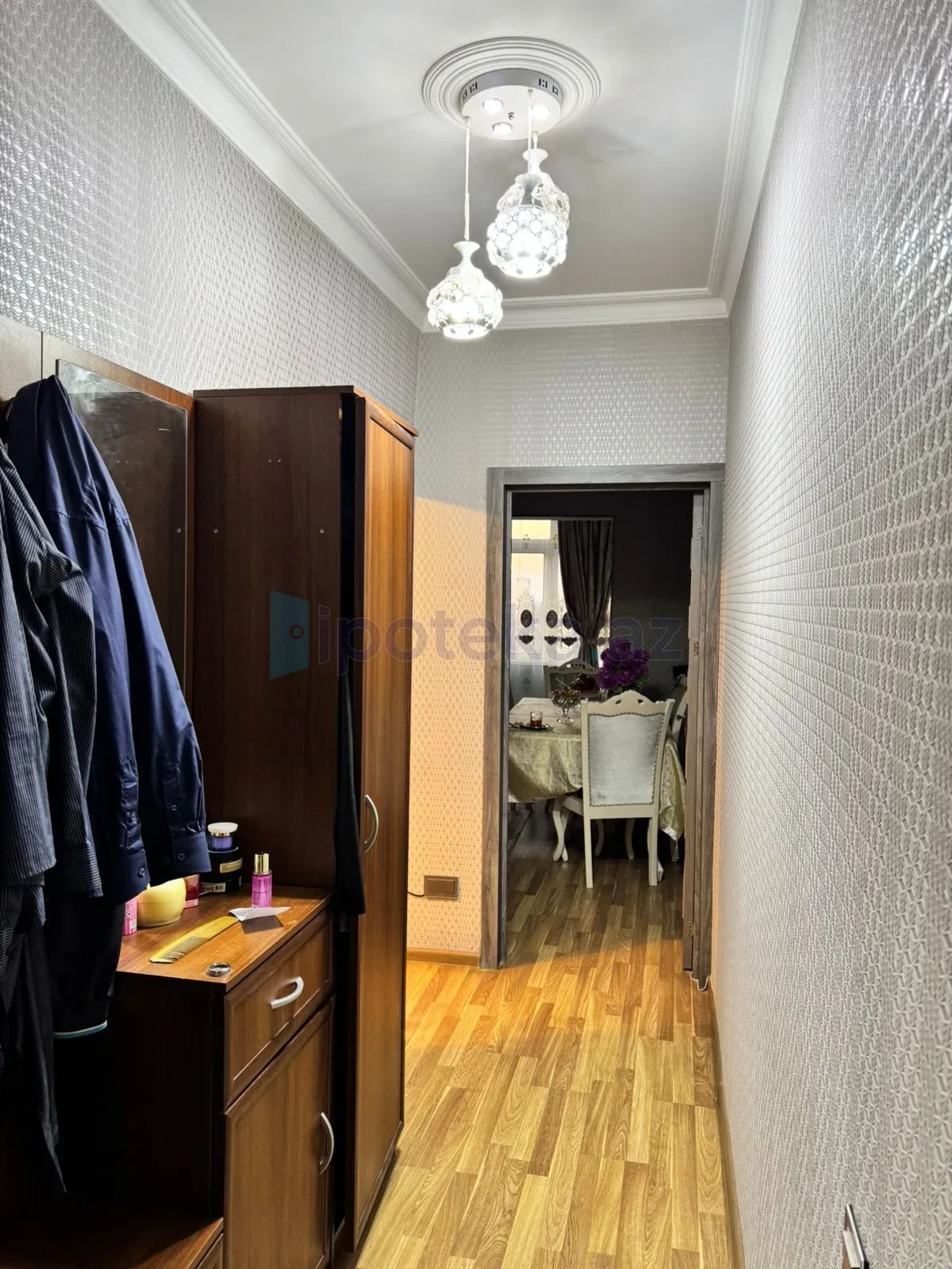 Satılır 2 otaqlı köhnə tikili 65 m²
