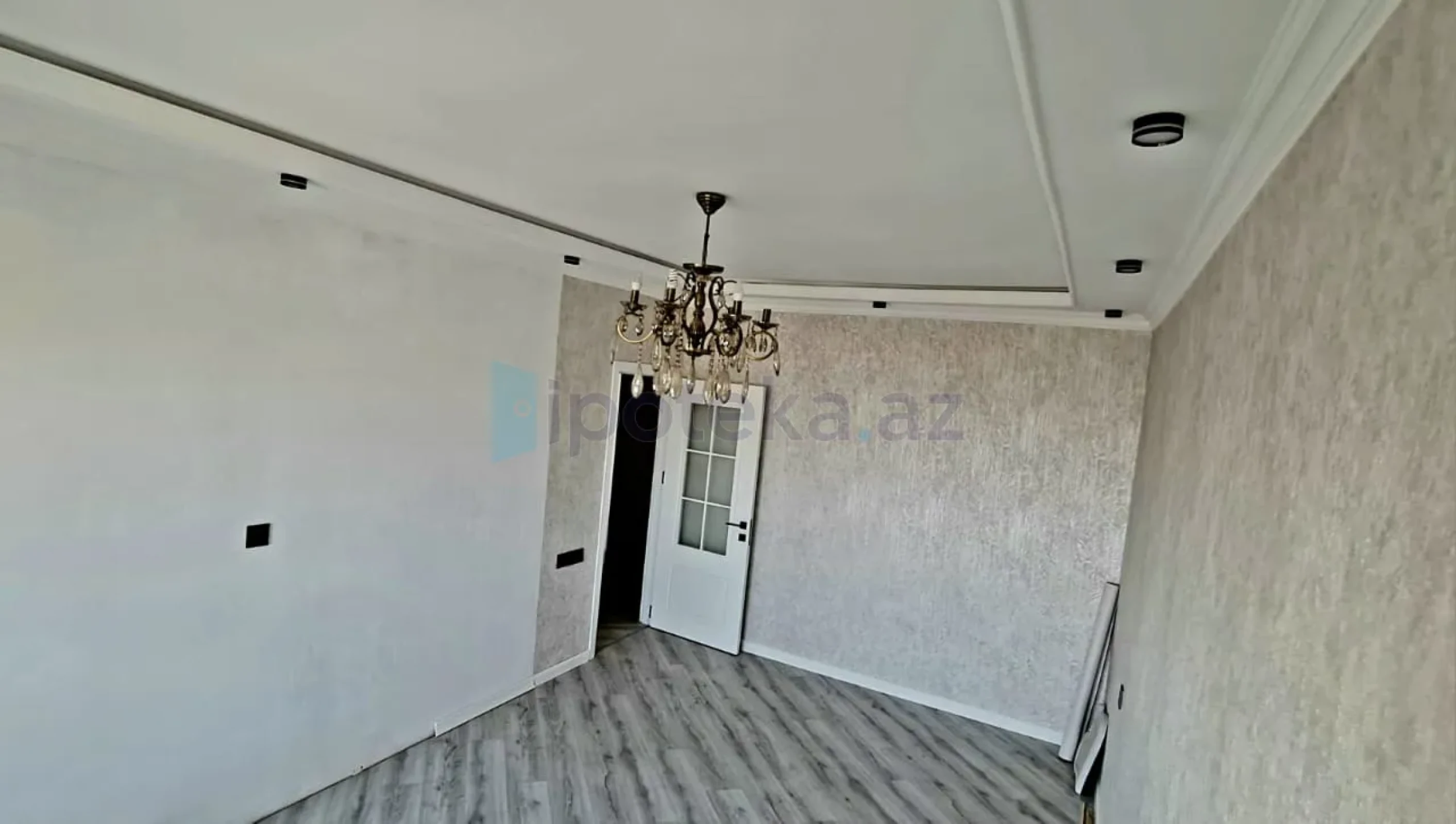 Satılır 2 otaqlı köhnə tikili 60 m²