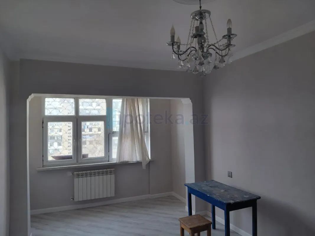 Satılır 2 otaqlı köhnə tikili 60 m²
