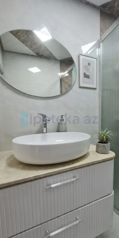 Satılır 2 otaqlı köhnə tikili 60 m²