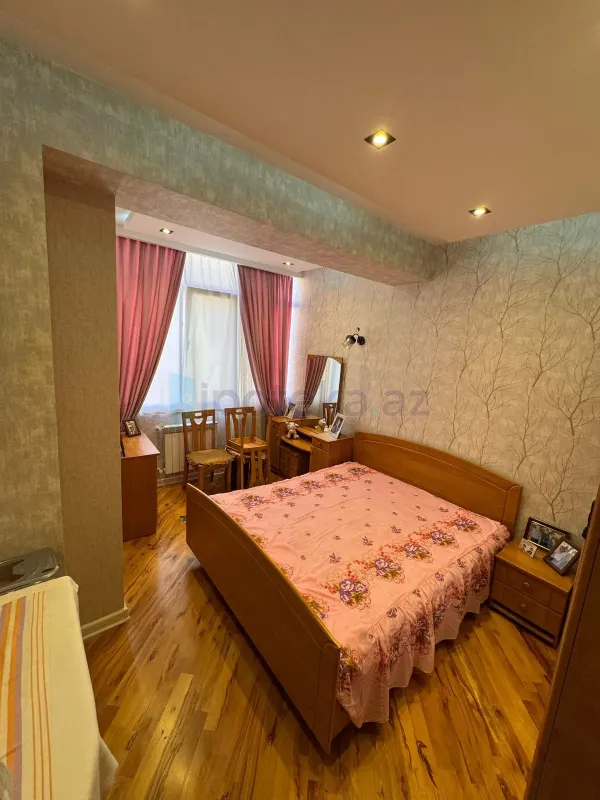 Satılır 4 otaqlı yeni tikili 135 m²