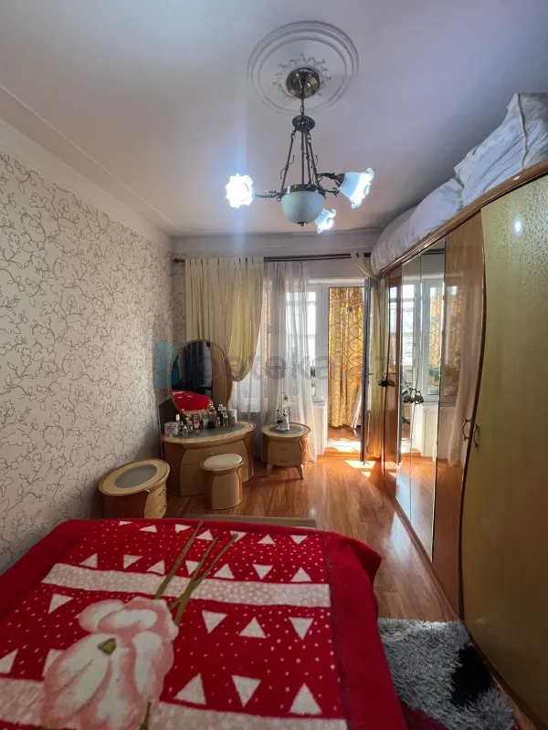 Satılır 3 otaqlı köhnə tikili 75 m²