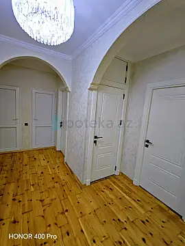 Satılır 4 otaqlı köhnə tikili 100 m²