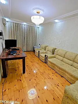 Satılır 4 otaqlı köhnə tikili 100 m² — Bakı, Yeni Günəşli 4 otaq 100.00 m²