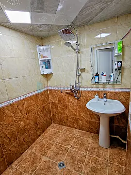 Satılır 4 otaqlı köhnə tikili 100 m²