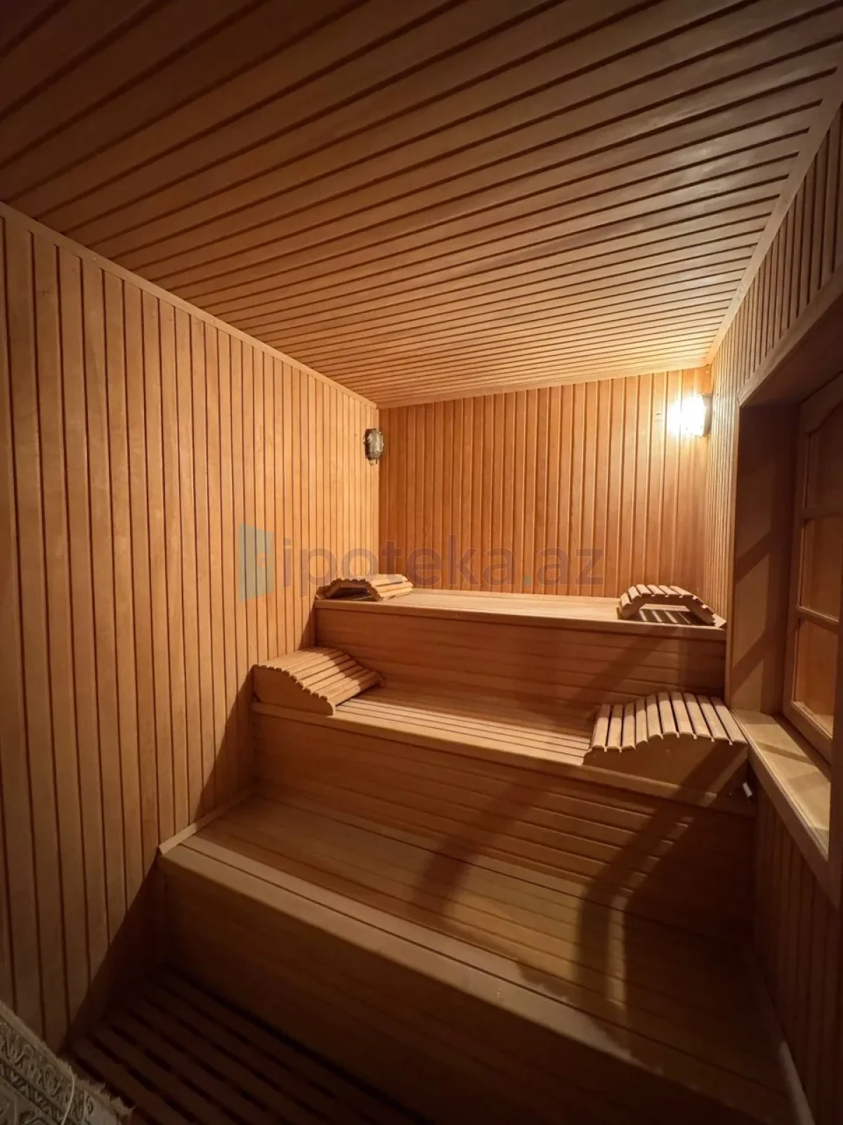 Satılır 7 otaqlı mənzil 380 m²